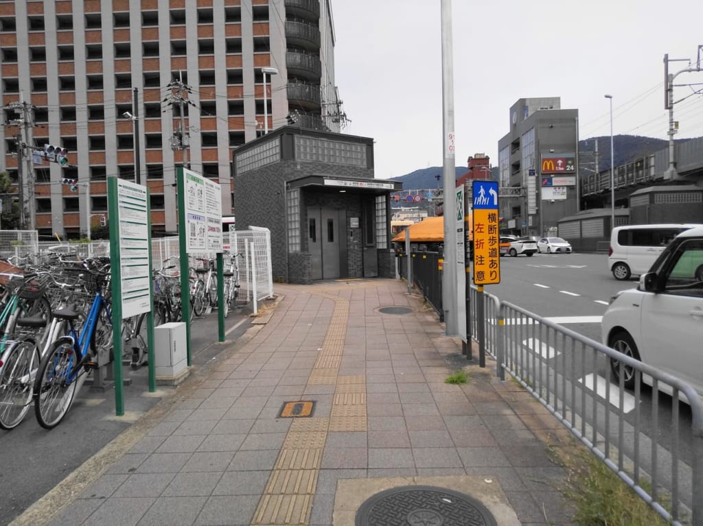 東野駅エレベーター